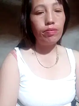 Snapshot of Gummiesu chatting on 7, 4, 2026 Gummiesu online show from 7, 4, 2026