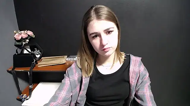 Sunny siren online show from 19, 2, 2026