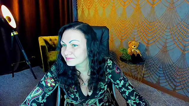 IrissMoon online show from 14, 4, 2026