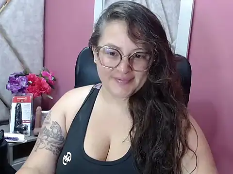 Sarah Boobs  online show from 9, 2, 2026