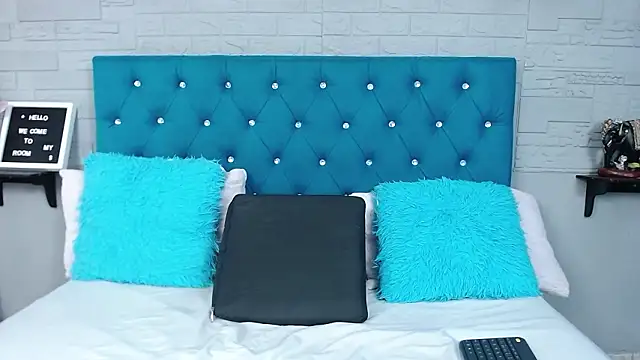 ZolaniBaker online show from 2, 2, 2026