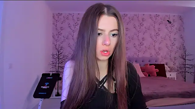 Snapshot of Hot_Molly5 chatting on 4, 6, 2026 Hot Molly5 online show from 4, 6, 2026
