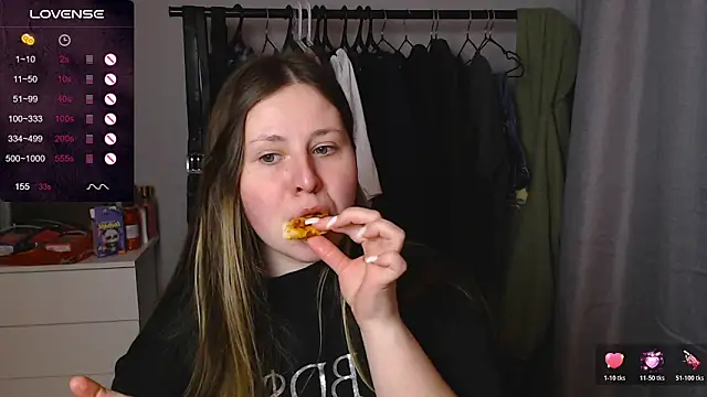 Snapshot of secretvic chatting on 5, 2, 2026 secretvic online show from 5, 2, 2026