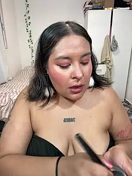 Nailealipsglossy online show from 15, 5, 2026