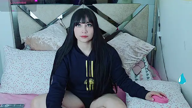 Snapshot of Sabrinaaa__ chatting on 7, 7, 2026 Sabrinaaa online show from 7, 7, 2026