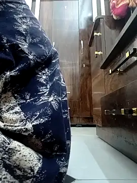 Hot-Tinaa online show from 28, 4, 2026