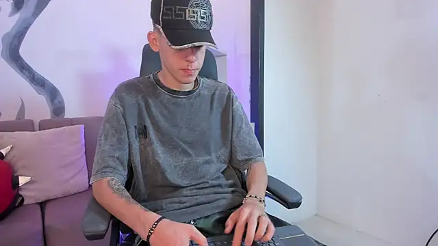 mikebenefleck 01 online show from 17, 1, 2026