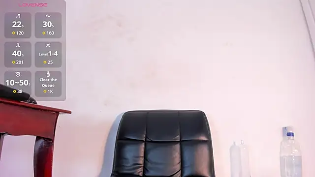 Snapshot of naughtylizeth_ chatting on 7, 4, 2026 naughtylizeth online show from 7, 4, 2026