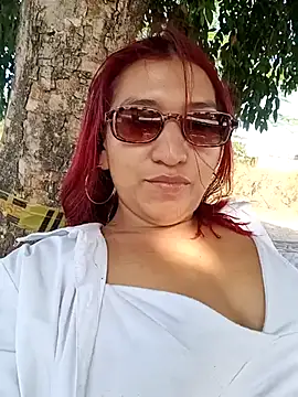 roxxy white online show from 5, 2, 2026