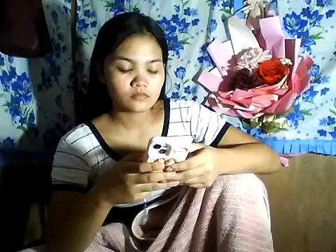 PinaySkinnyJust18 online show from 22, 5, 2026