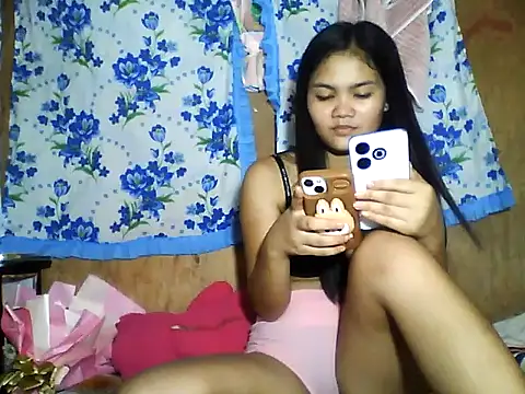 PinaySkinnyJust18 online show from 3, 6, 2026