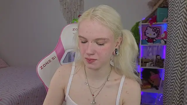 Mia WaterFall online show from 14, 4, 2026