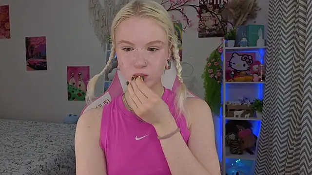 Snapshot of Mia_WaterFall chatting on 11, 5, 2026 Mia WaterFall online show from 11, 5, 2026