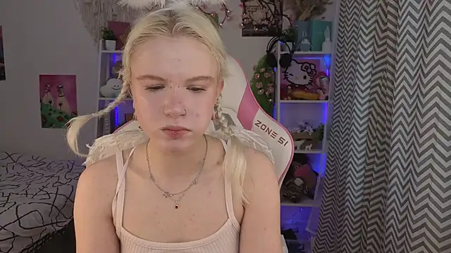 Snapshot of Mia_WaterFall chatting on 5, 6, 2026 Mia WaterFall online show from 5, 6, 2026