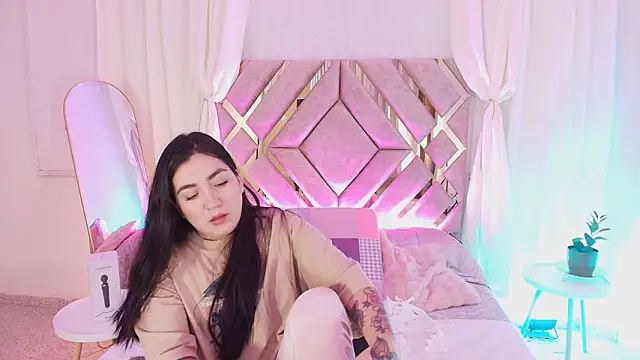 KathiaJenner online show from 17, 3, 2026