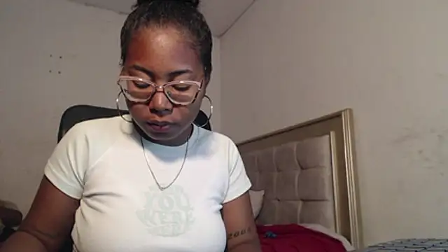 girl sexy27 online show from 24, 4, 2026