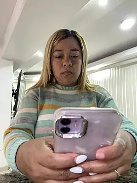 Snapshot of veronica414 chatting on 3, 3, 2026 veronica414 online show from 3, 3, 2026