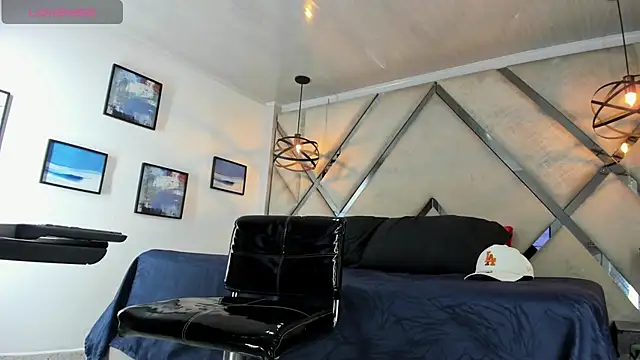 Snapshot of Dusan_Grey77 chatting on 6, 2, 2026 Dusan Grey77 online show from 6, 2, 2026