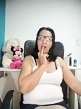 Snapshot of RosseLaure chatting on 30, 5, 2026 RosseLaure online show from 30, 5, 2026