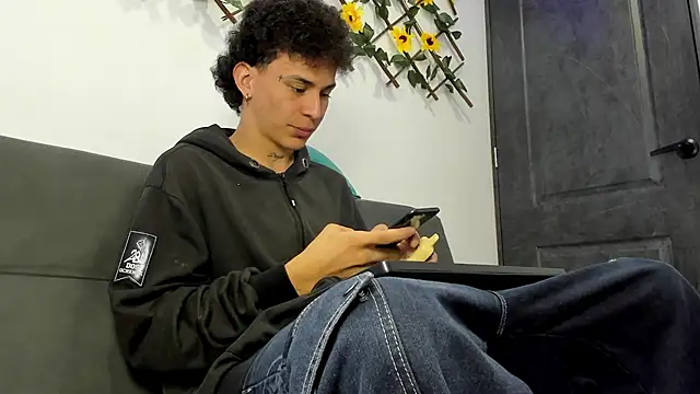 Maxxx bigcockx online show from 22, 2, 2026