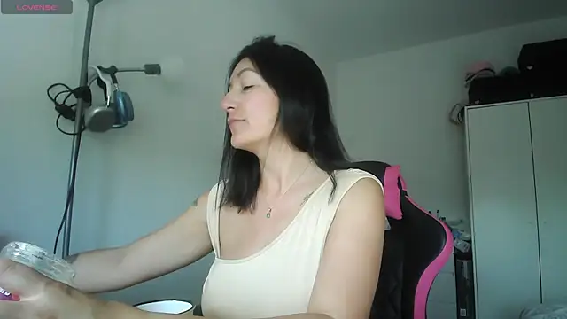 Snapshot of Yulian_Milf chatting on 31, 5, 2026 Yulian Milf online show from 31, 5, 2026