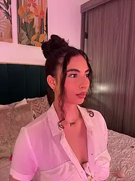 Snapshot of IrinaBlanc chatting on 9, 2, 2026 IrinaBlanc online show from 9, 2, 2026