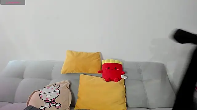 Fernanda aaaa online show from 4, 4, 2026