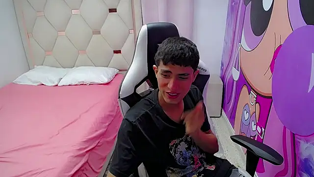 Akyra latinn online show from 16, 2, 2026