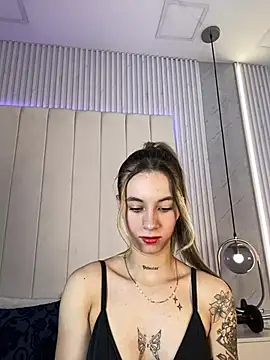 JuliaColemann online show from 5, 2, 2026