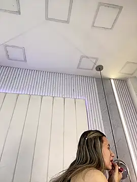 JuliaColemann online show from 18, 2, 2026