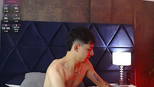 Logan Woods online show from 27, 2, 2026