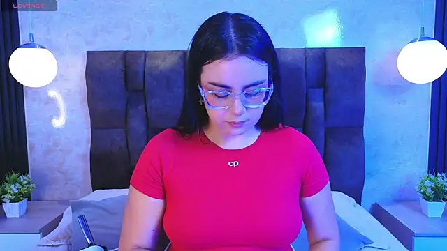 Snapshot of vicky_grey chatting on 27, 6, 2026 vicky grey online show from 27, 6, 2026