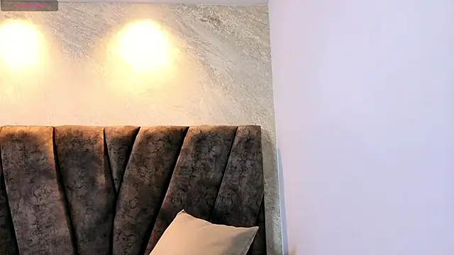 zoe hugeboobs online show from 25, 2, 2026