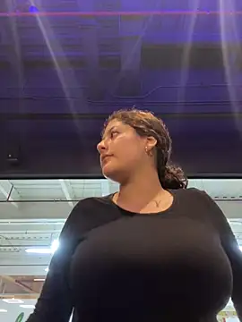 Snapshot of lizzy_luminair chatting on 4, 2, 2026 lizzy luminair online show from 4, 2, 2026