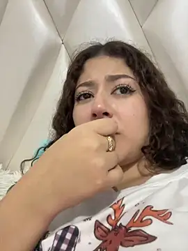 Snapshot of lizzy_luminair chatting on 3, 3, 2026 lizzy luminair online show from 3, 3, 2026