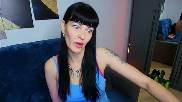 Agata  Moore online show from 31, 5, 2026