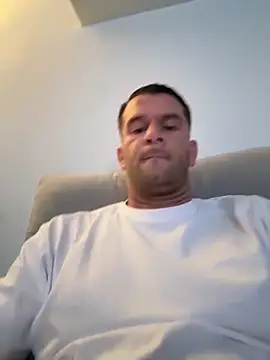 Snapshot of tony3729 chatting on 14, 5, 2026 tony3729 online show from 14, 5, 2026