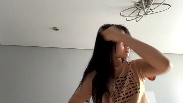 SweetMiaXO online show from 2, 4, 2026