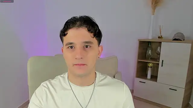 Massimo Fiore online show from 7, 2, 2026