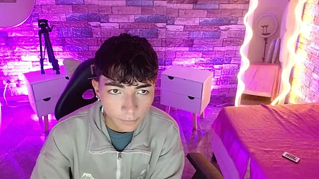 Snapshot of osamu_tay chatting on 27, 2, 2026 osamu tay online show from 27, 2, 2026