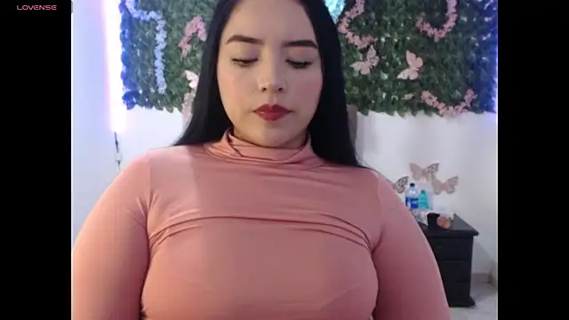 Snapshot of adara_cute_69 chatting on 5, 5, 2026 adara cute 69 online show from 5, 5, 2026