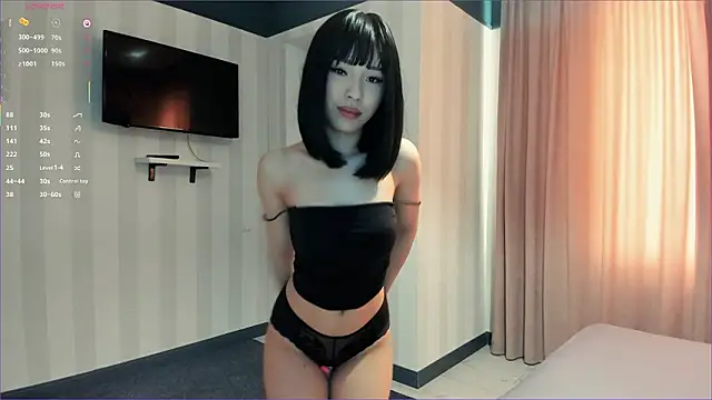 Snapshot of laumalove chatting on 1, 2, 2026 laumalove online show from 1, 2, 2026