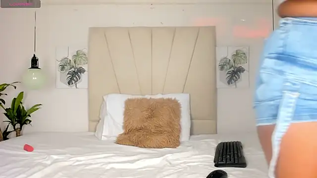 Snapshot of Ashley_Ebony__ chatting on 4, 2, 2026 Ashley Ebony online show from 4, 2, 2026