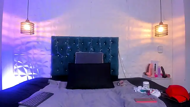 Snapshot of samantha_foxyy chatting on 9, 4, 2026 samantha foxyy online show from 9, 4, 2026