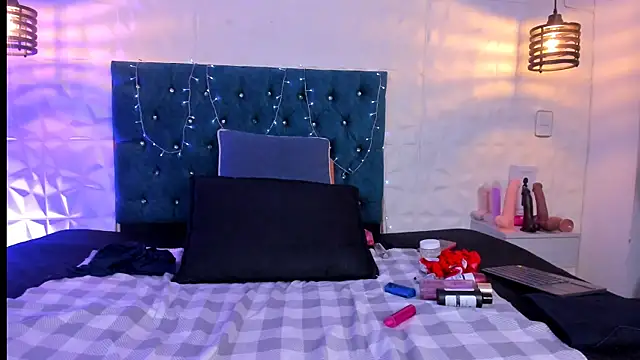 Snapshot of samantha_foxyy chatting on 16, 4, 2026 samantha foxyy online show from 16, 4, 2026