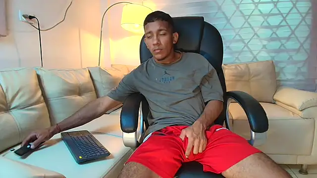 Snapshot of ricky_spensar23cm_ chatting on 8, 4, 2026 ricky spensar23cm online show from 8, 4, 2026