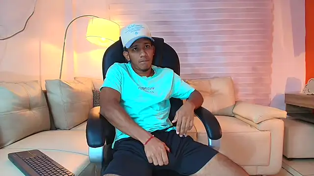 Snapshot of ricky_spensar23cm_ chatting on 13, 4, 2026 ricky spensar23cm online show from 13, 4, 2026