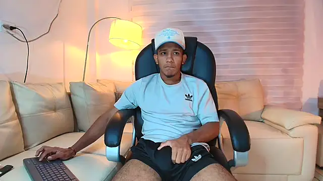 Snapshot of ricky_spensar23cm_ chatting on 14, 4, 2026 ricky spensar23cm online show from 14, 4, 2026