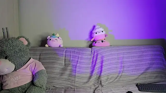 Snapshot of ViolettM chatting on 20, 2, 2026 ViolettM online show from 20, 2, 2026