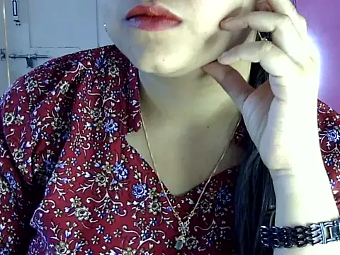Cute Aliyaa online show from 1, 7, 2026